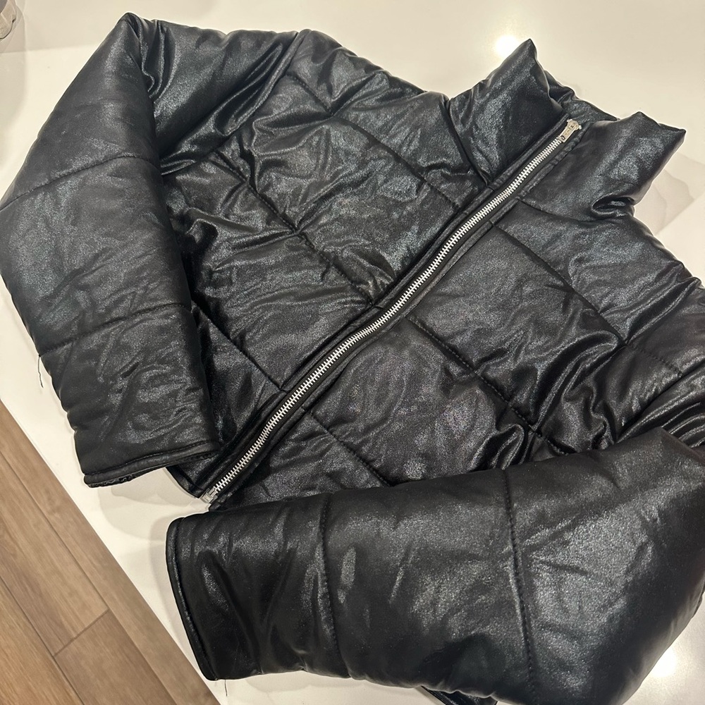 Oh Mighty puffer crop jacket